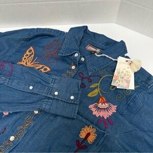 Johnny Was NWT Toni Relaxed Denim Pocket Shirt‎ Embroidered Pearl Snaps Small